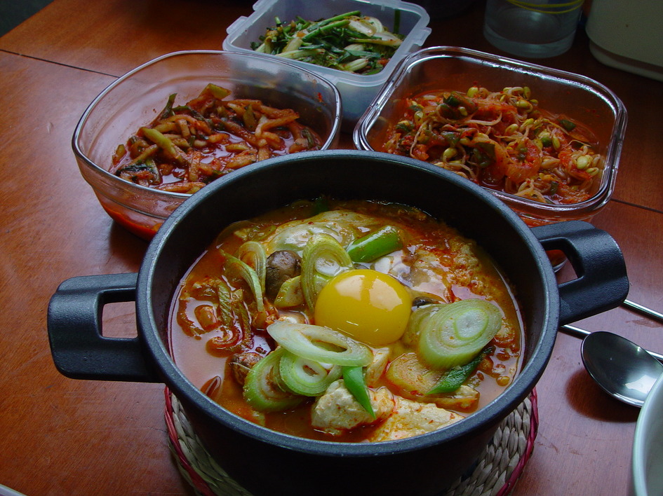 돼지고기 대신 오징어를 넣어만든 개운한 순두부