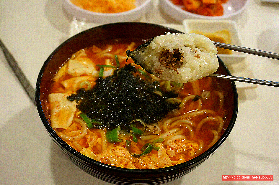 (이대 맛집) 41년 전통 찹쌀 주먹밥 맛집 - 이대 지역 추천맛집 가미 분식 후기