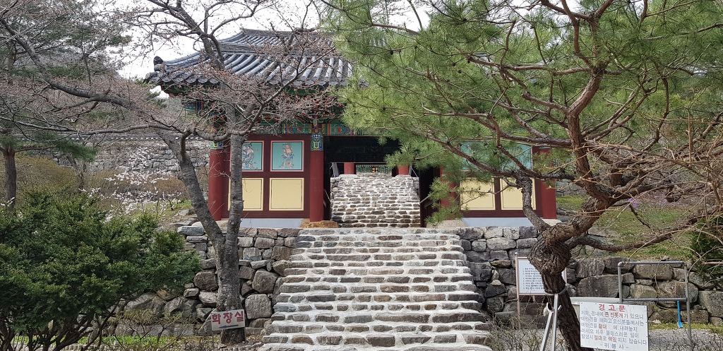 추줄산 위봉사