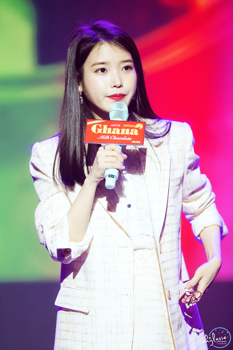 아이유 - 190302 가나 팬미팅