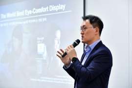 "갤럭시 S10, 디스플레이 곳곳에 혁신 숨겼다" 