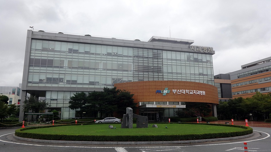 양산 신흥사에서 비오는날의 수채화 