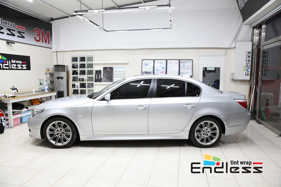 뜨거운 태양아래 진가를 발휘하는 솔라가드 썬팅 BMW E60 세팅