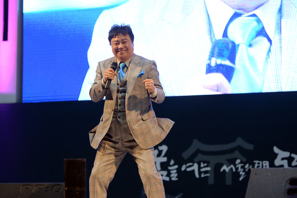 봄비에 운치를 더한 동대문구 봄꽃축제